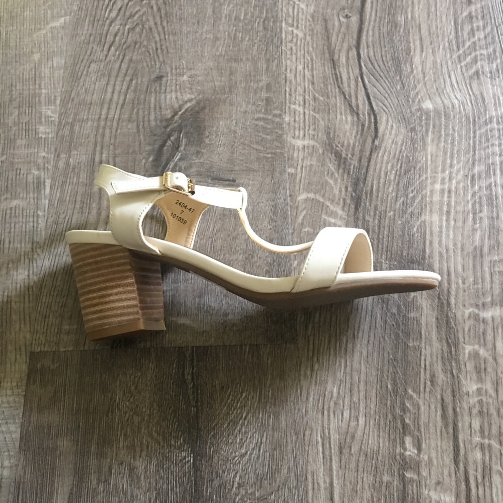 shoes - Picture 2 of 3
